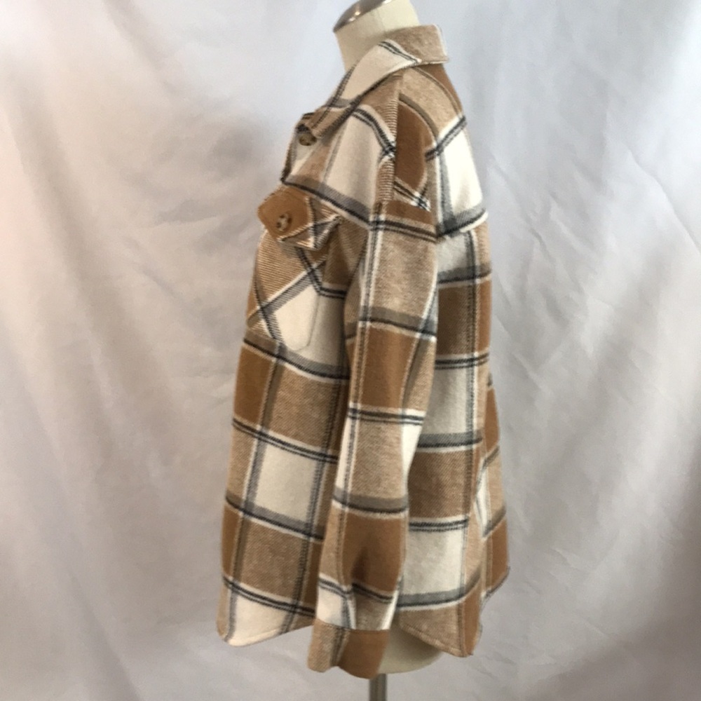 Tan white & black plaid button up fleece work barn shacket Sz L or M oversized - Picture 6 of 11